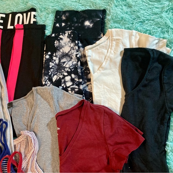 Women’s size small lot. 18pc all in good condition or NWT - Picture 3 of 8